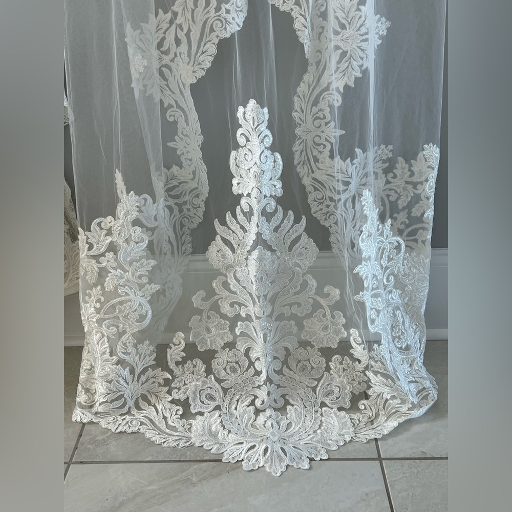 Martina Liana veil